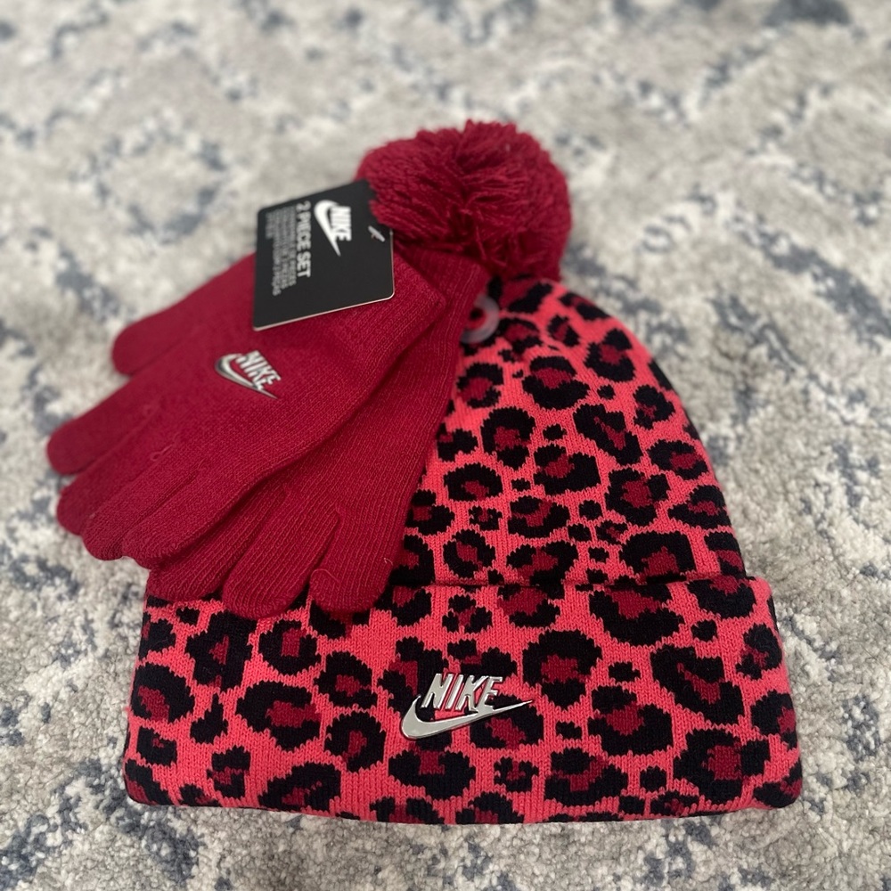 Nike hat & glove set